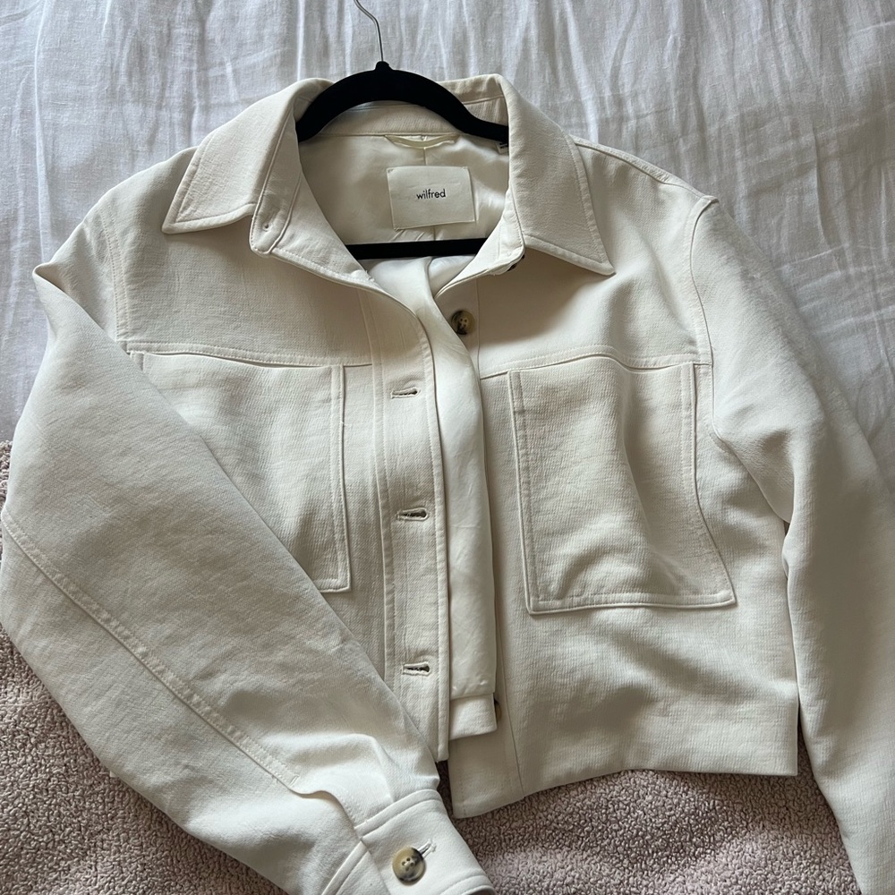 Aritzia effortless cropped jacket in light birch